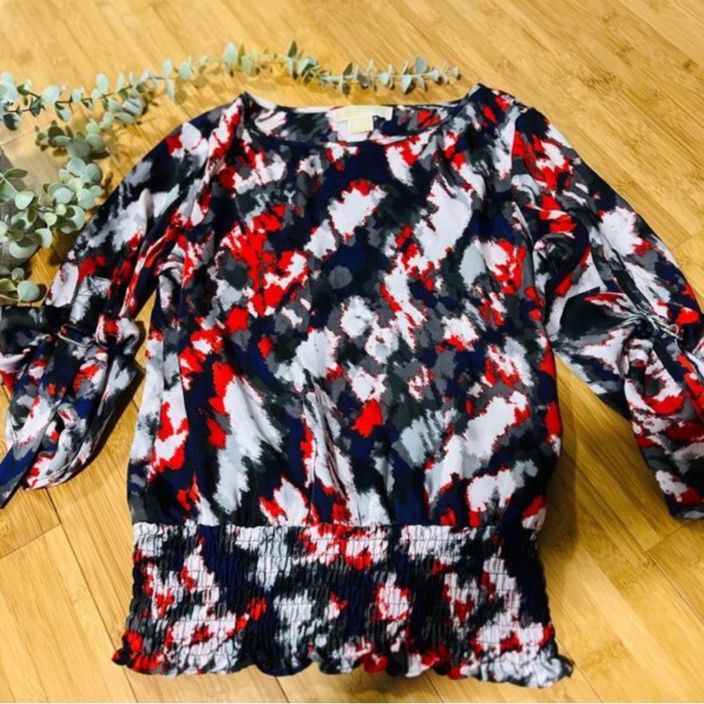 Michael kors blouse small as new